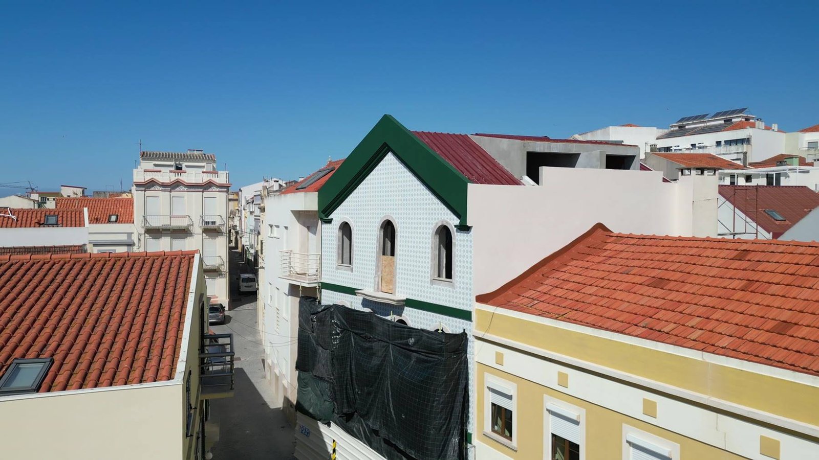 Muralha Residences on site, final construction phase